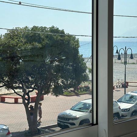 Appartamento Aria Del Mare Ventimiglia Exterior foto