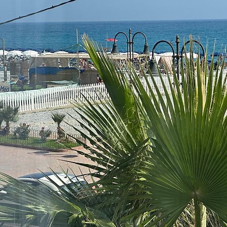 Appartamento Aria Del Mare Ventimiglia Exterior foto
